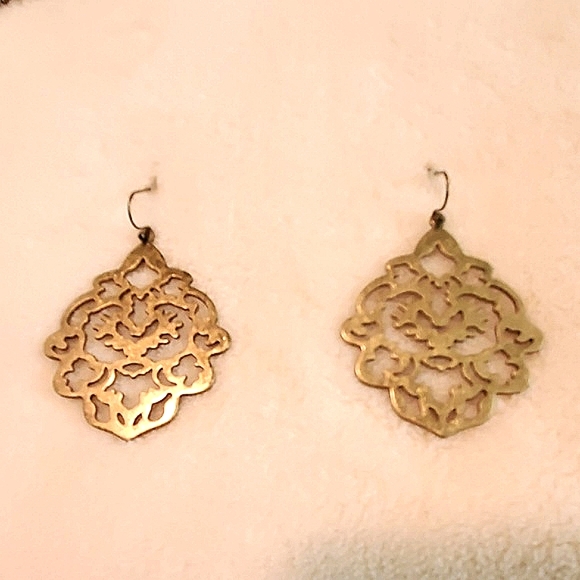 Avon Proud Heritage Collection Necklace & Earrings - Picture 4 of 4